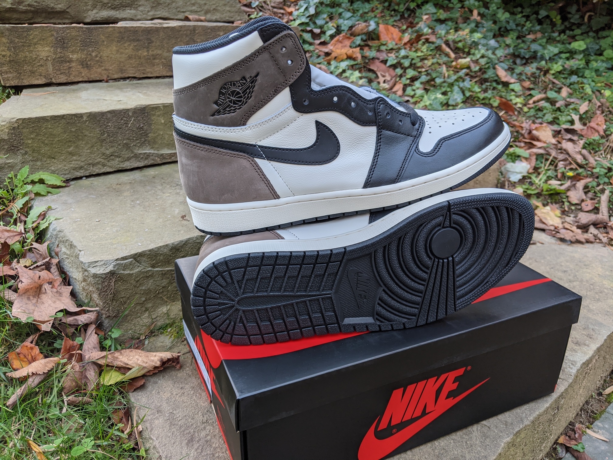 restock air jordan 1 mocha