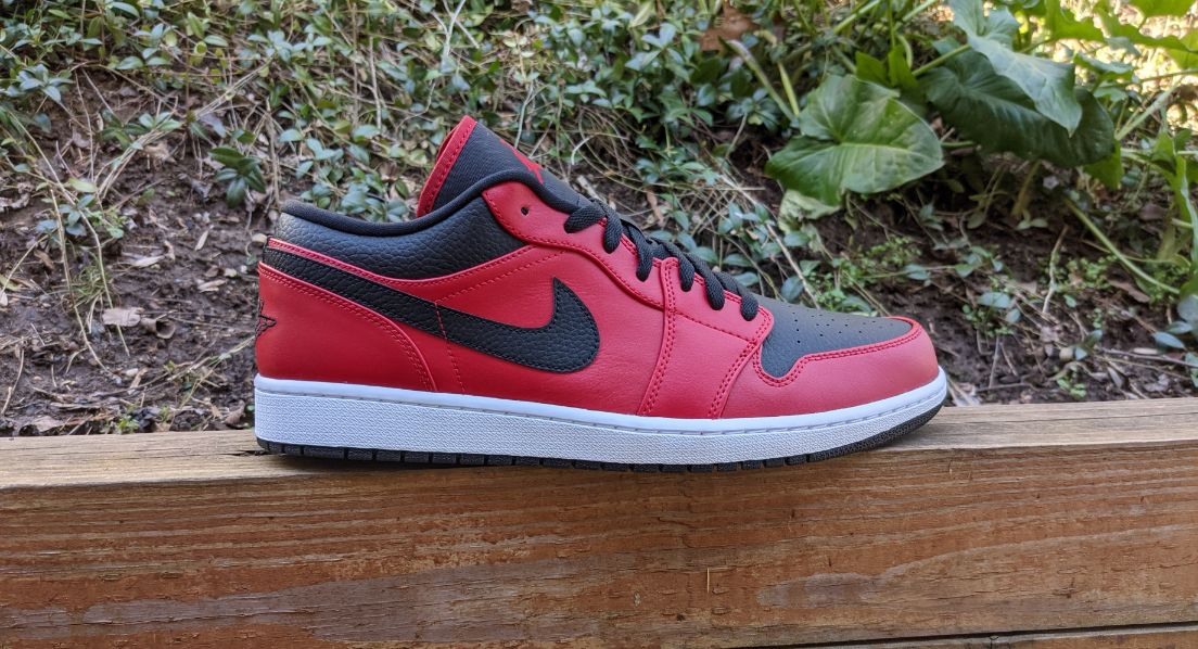 Jordan 1 Low “Gym Red”: Out of the Box