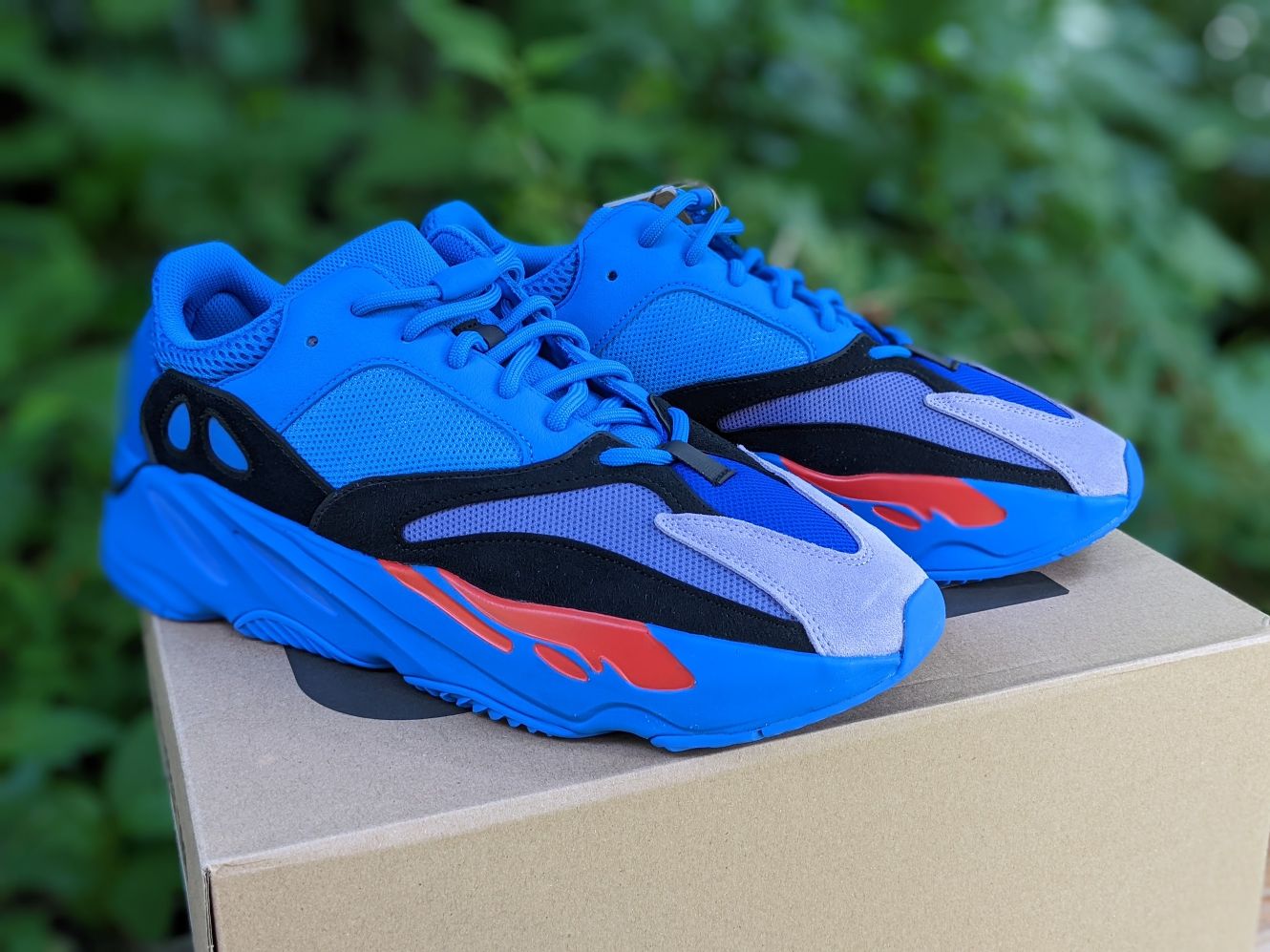yeezy 700 white blue